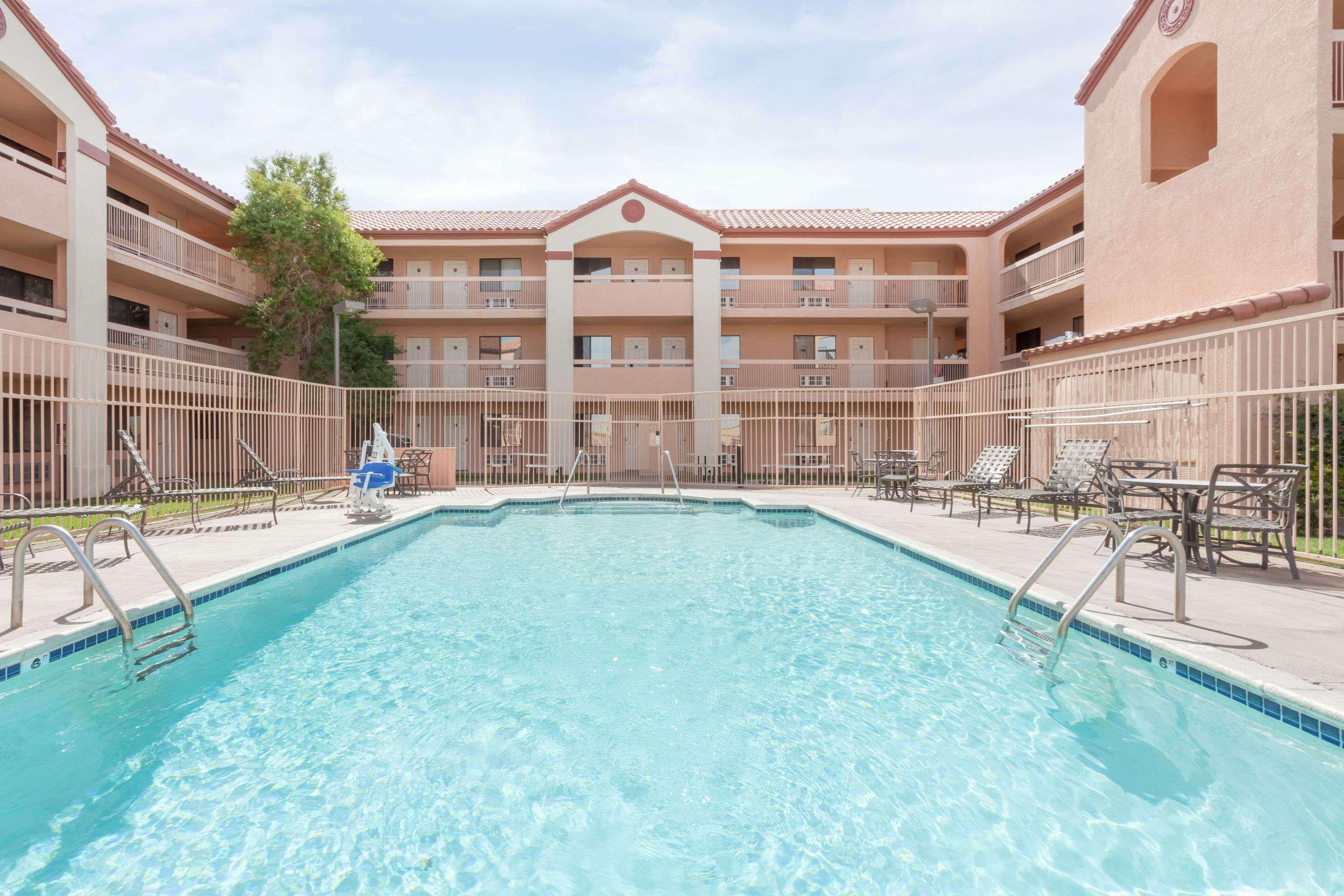 Motel 6 Barstow, Ca I15 And Lenwood Road Exterior foto